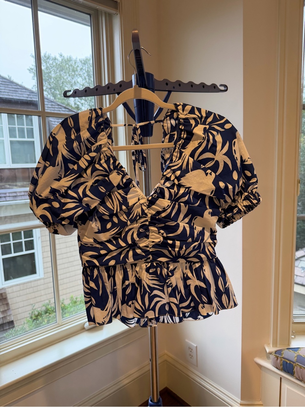 Blue & White Floral Puff-Sleeve Wrap Blouse